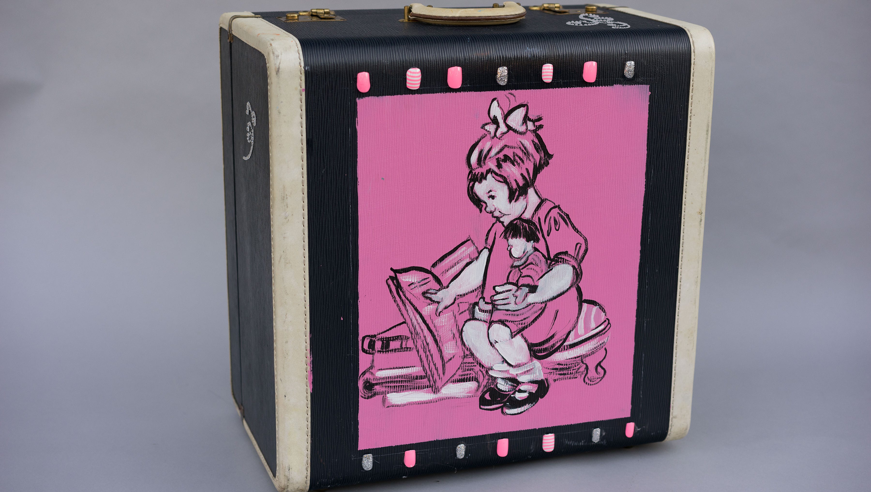 Sanibel Artist Myra Roberts Opens A New Exhibit At The Sidney