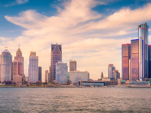 1. Detroit: <p-family:>The poster child of American post-industrial urban decline, Detroit, Michigan, ranks as the worst city in the country to live in. Once home to 1.8 million residents at the peak of U.S. auto manufacturing in the 1950s, the city is now home to fewer than 700,000 after decades of decline.A poor, economically depressed city, more than one in every three Detroit residents live below the poverty line. The city also has one of the highest unemployment rates in the United States, with 10.9% of the workforce out of a job.</p-family:>