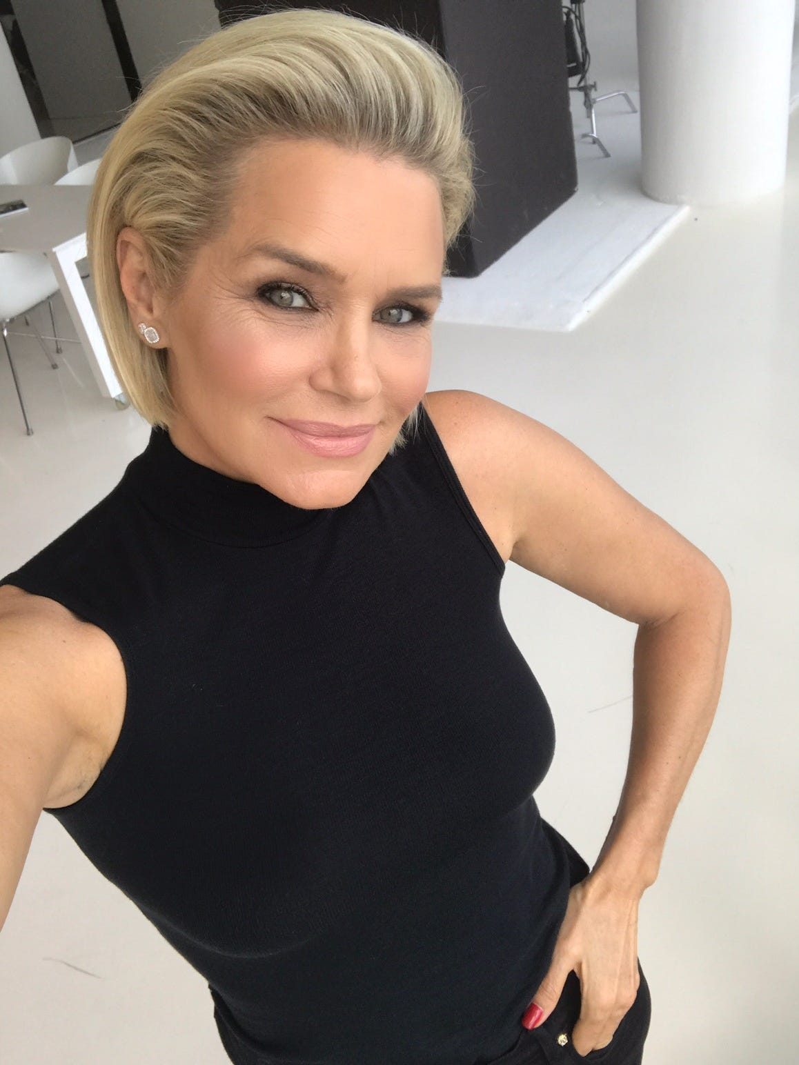 Yolanda Hadid S Battle To Beat Lyme Disease Told In Believe Me