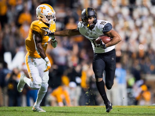 Vanderbilt wide receiver C.J. Duncan (19) runs the