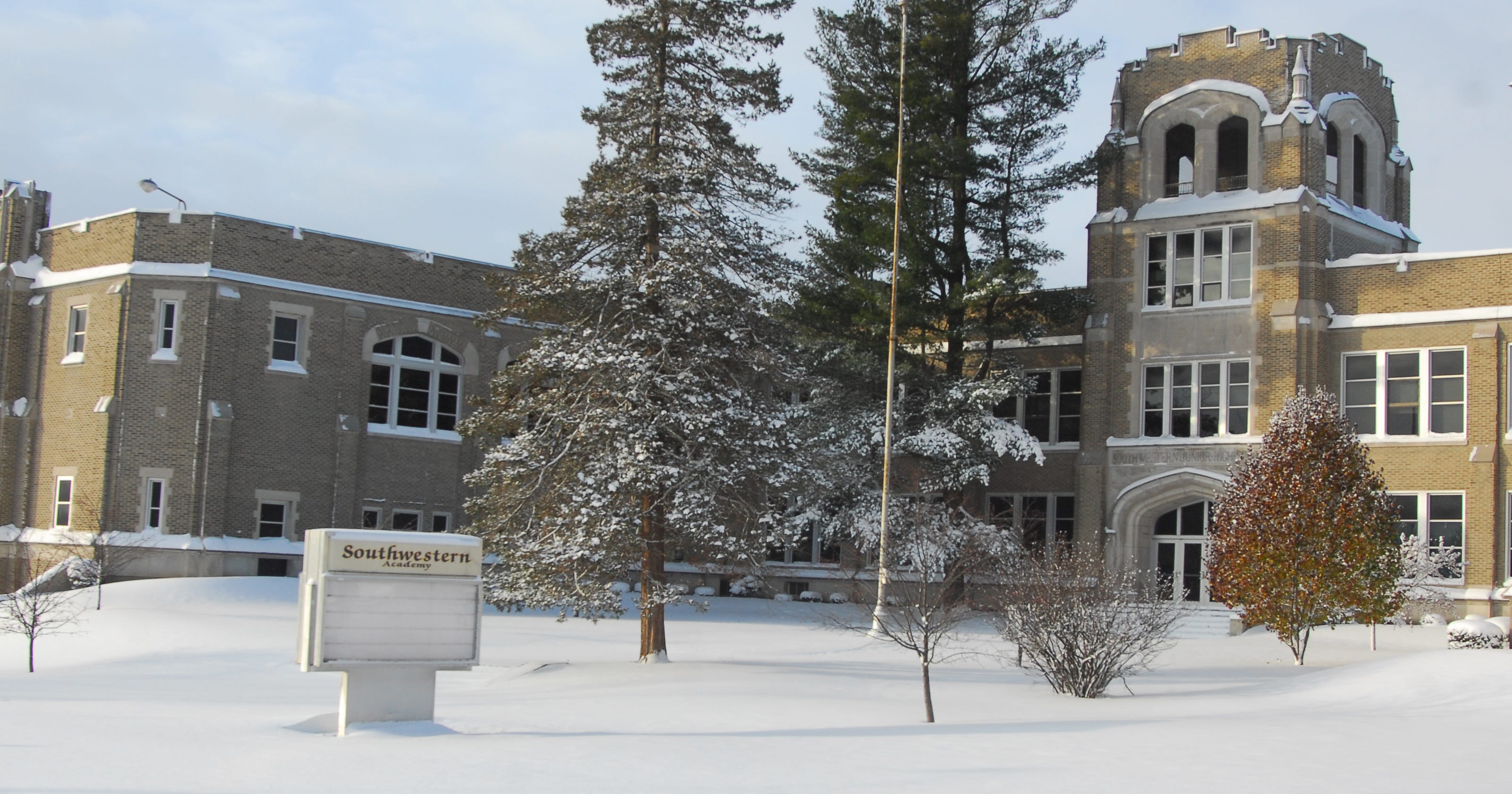 Former Southwestern Middle School sold for apartments