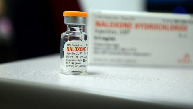 The St. Clair County Health Department is training people and handing out Naloxone kits for people at risk of opioid overdose.