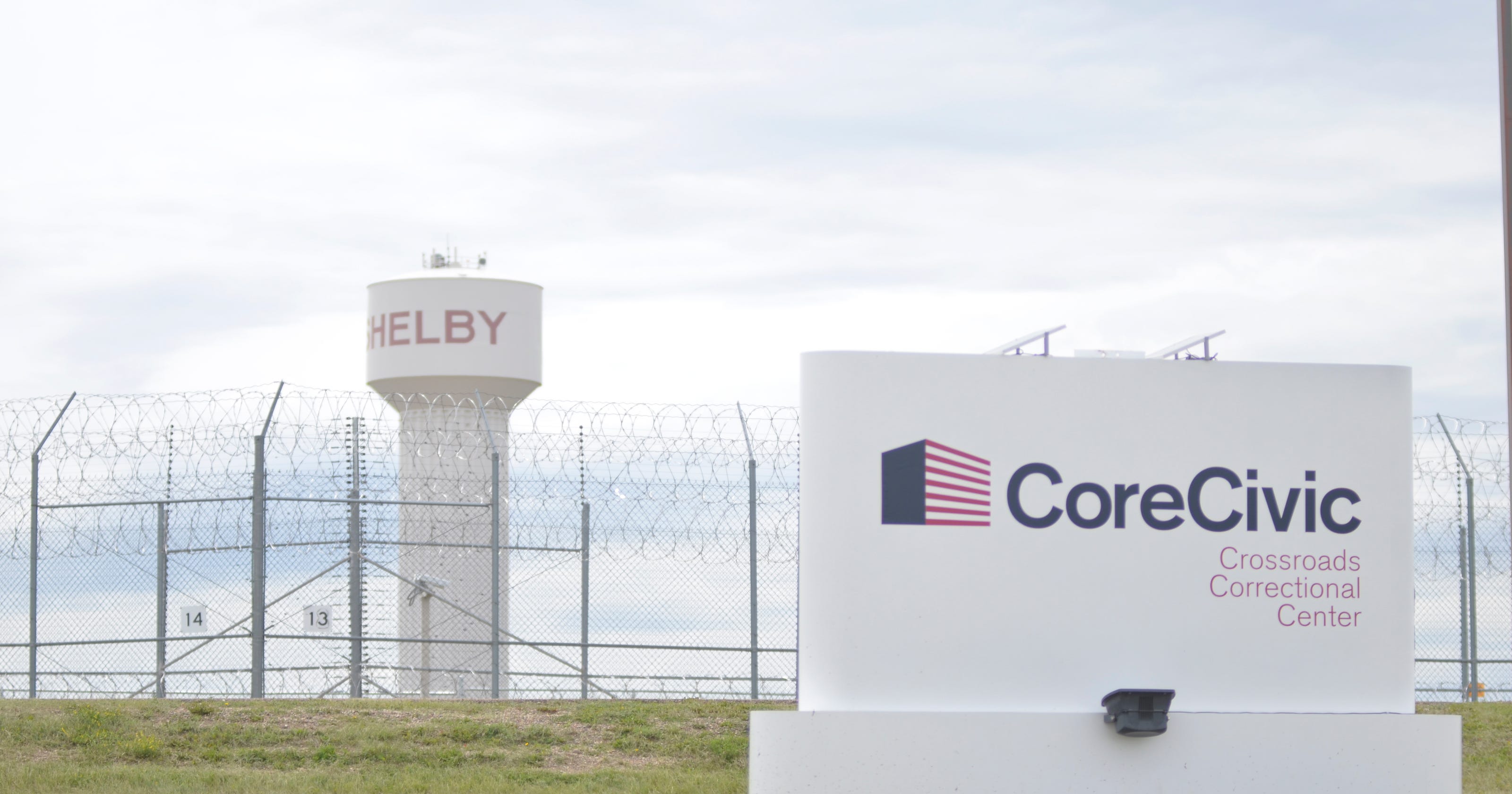 Crossroads Correctional Center officer accused of buying drugs for inmate