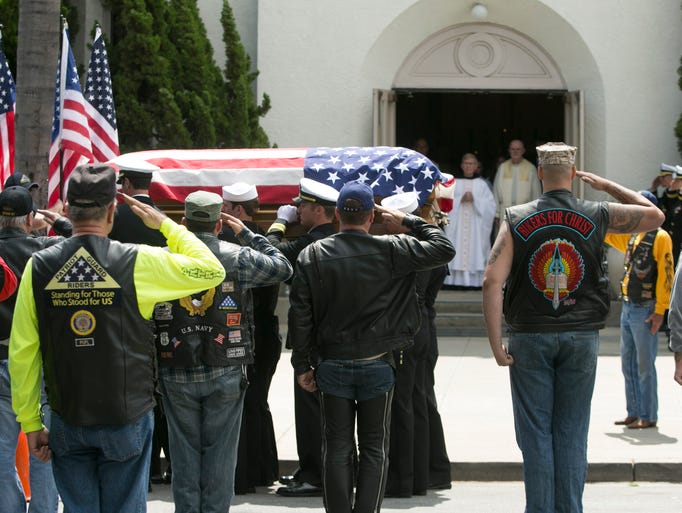 Coronado Island pays tribute to fallen Navy SEAL Charlie Keating