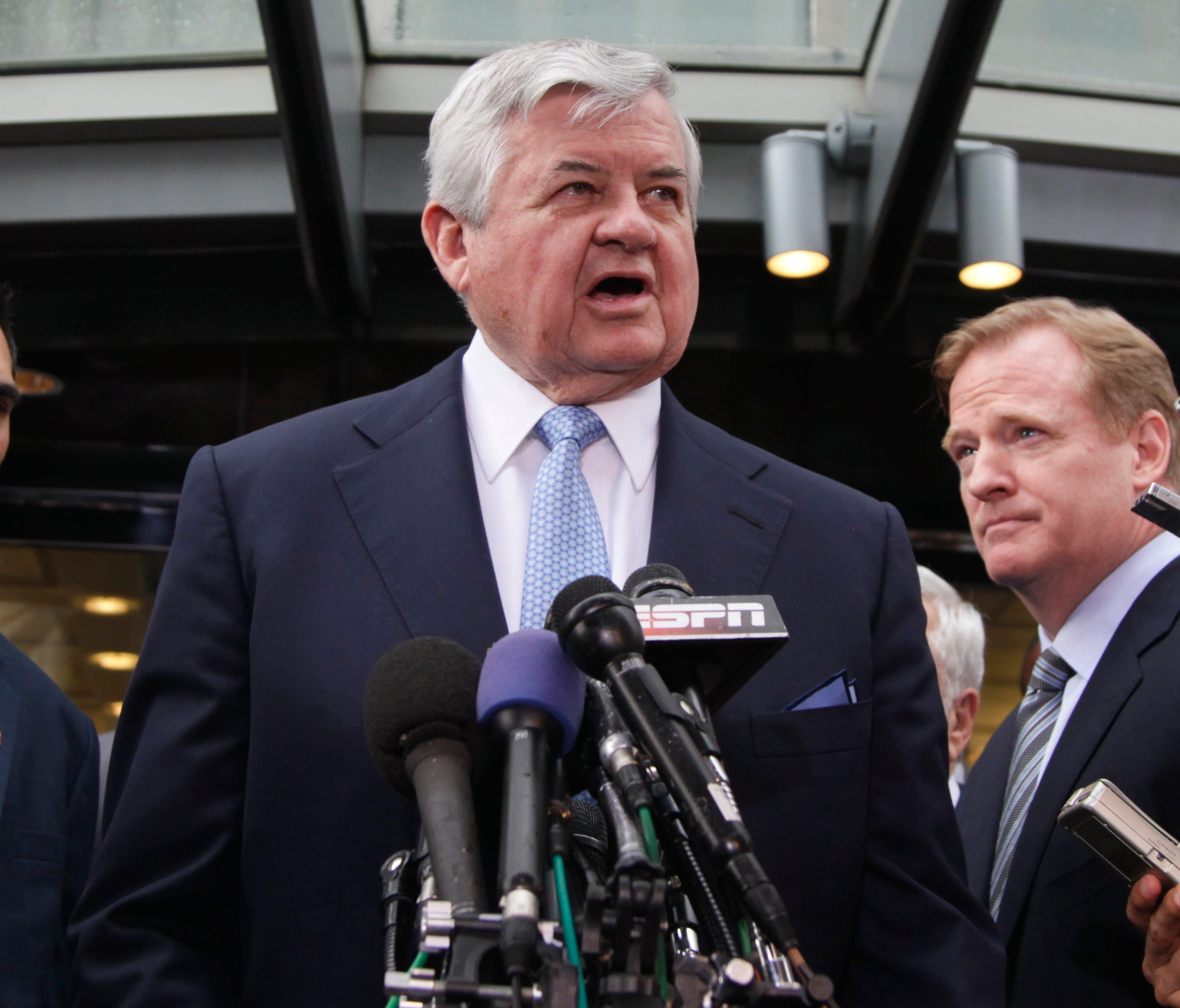 Carolina Panthers owner Jerry Richardson Carolina Panthers, center flanked by NFL football Commissioner Roger Goodell, right, and NFLPA President Kevin Mawae, speaks during a news conference at the NFL Players Association in Washington, Monday, July 