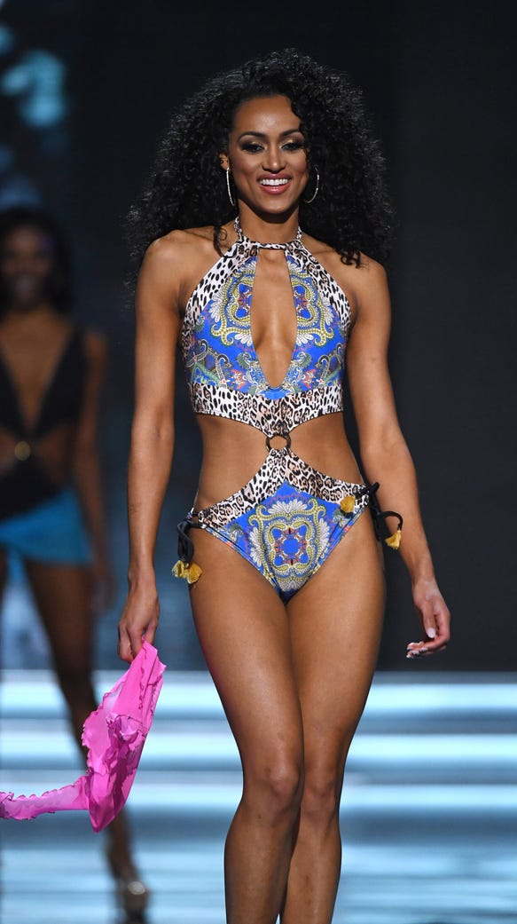 Miss District of Columbia Kara McCullough competes