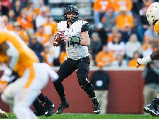 Vanderbilt quarterback Kyle Shurmur (14) looks to pass