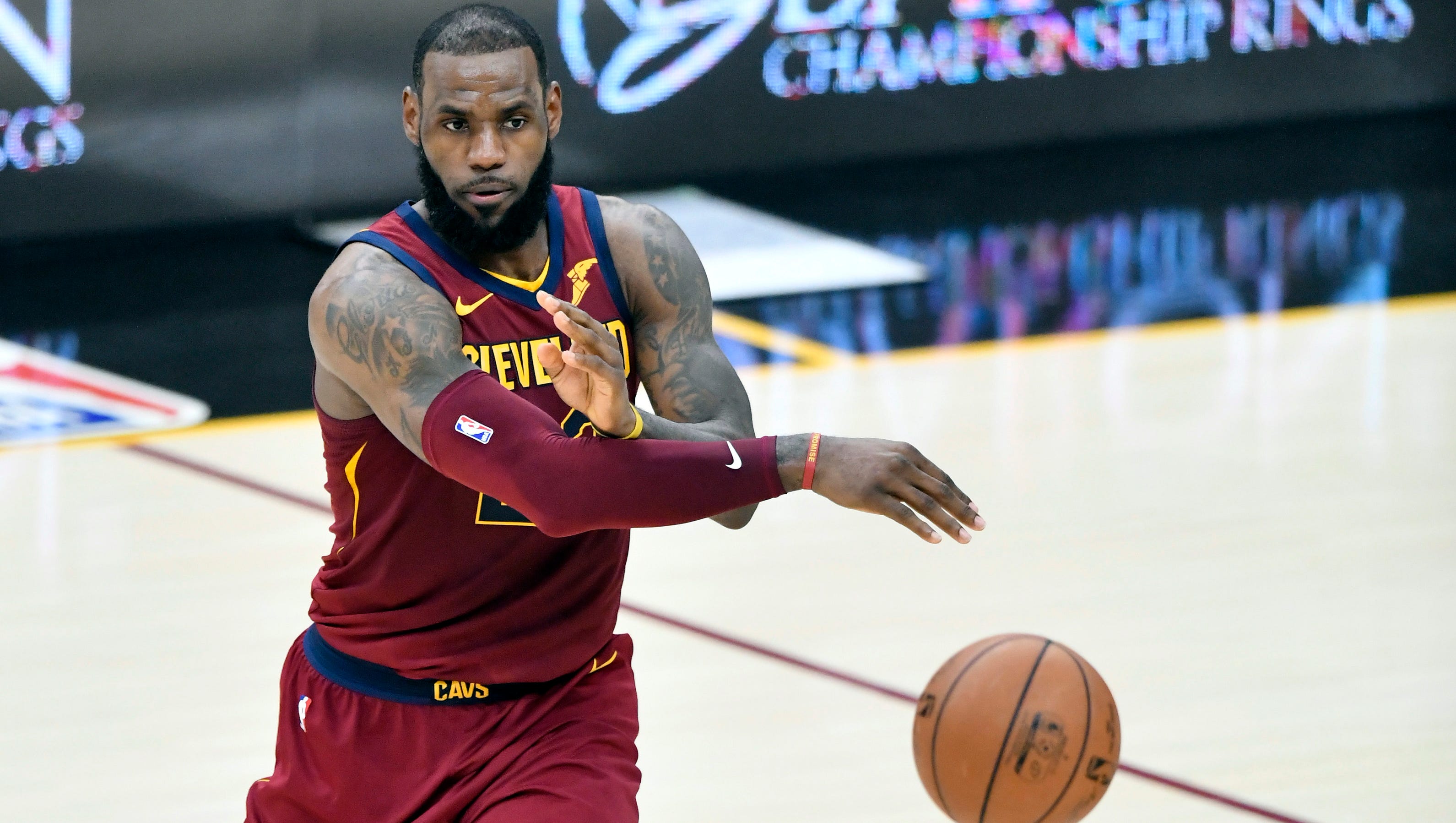 LeBron James Passing prowess puts him in rarefied NBA position