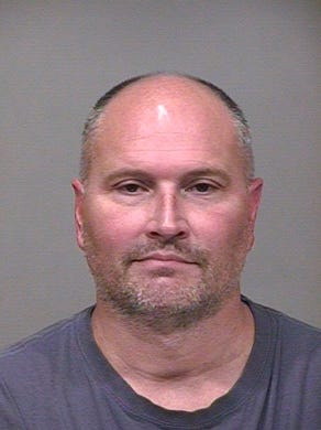 Former NBA player Rex Chapman was arrested on Sept. 19, 2014 for allegedly shoplifting more than $14,000 worth of products over several months from an Apple store in Scottsdale, Arizona, authorities said.