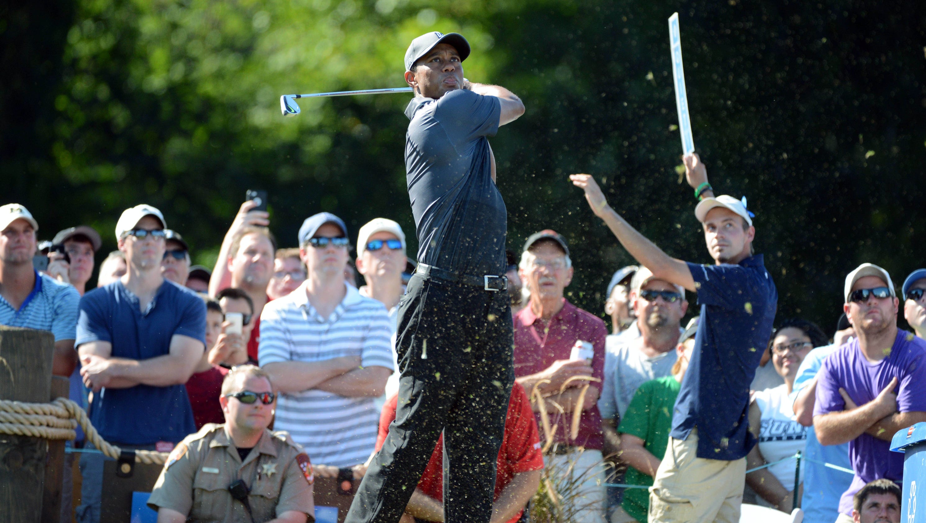 Tiger Woods drawing big crowds at Wyndham Championship