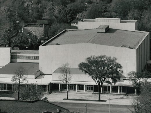 From the Archives: Lansing Civic Center a hub of entertainment