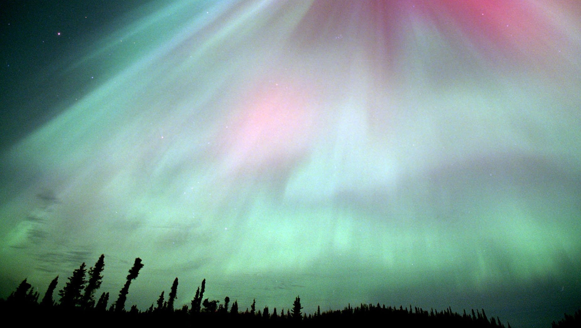 Northern Lights May Be Visible In Northern Michigan Tonight northern-lights-may-be-visible-in-northern-michigan-tonight