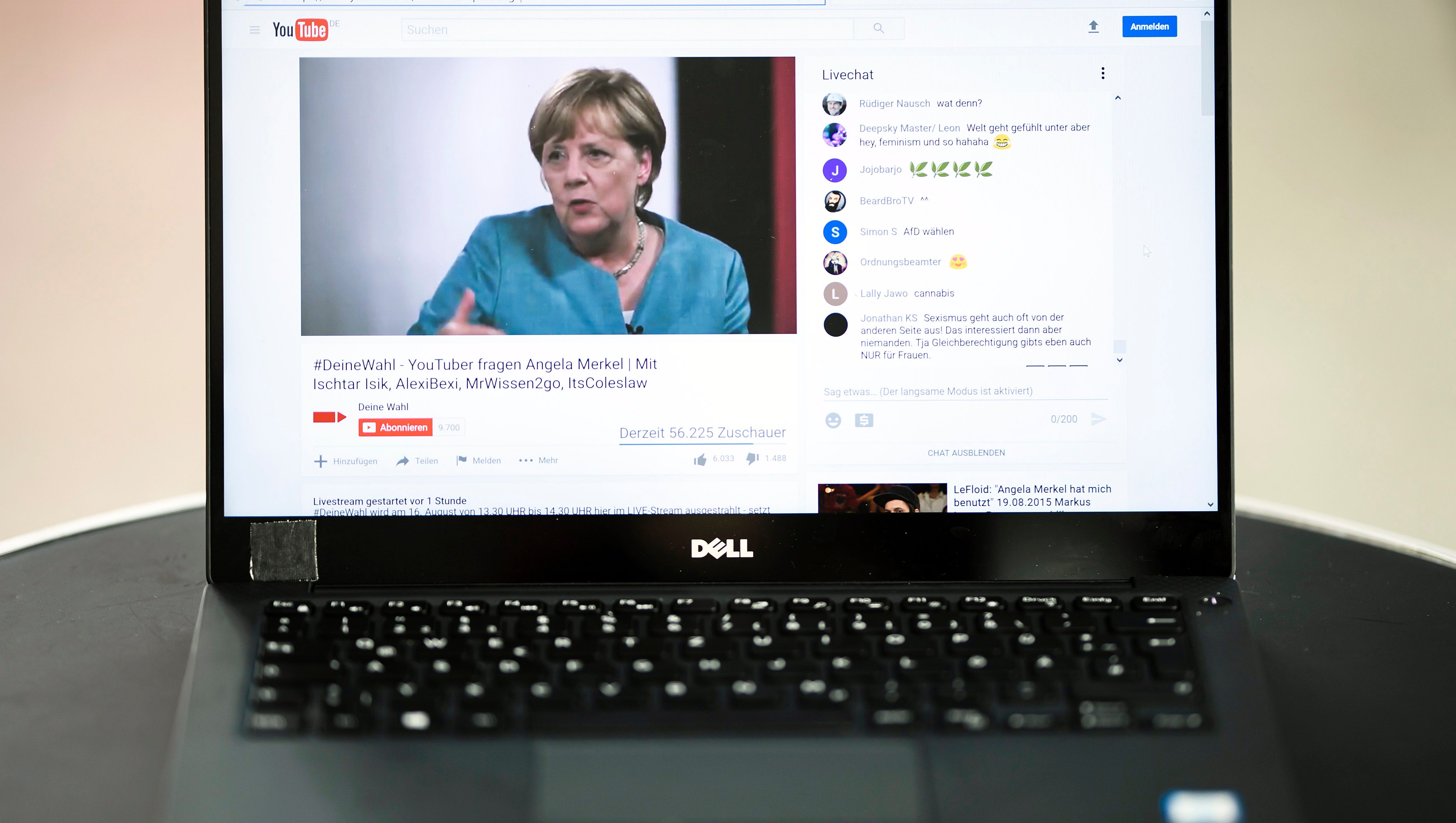 Angela Merkel S Favorite Emoji German Chancellor Likes A Smiley