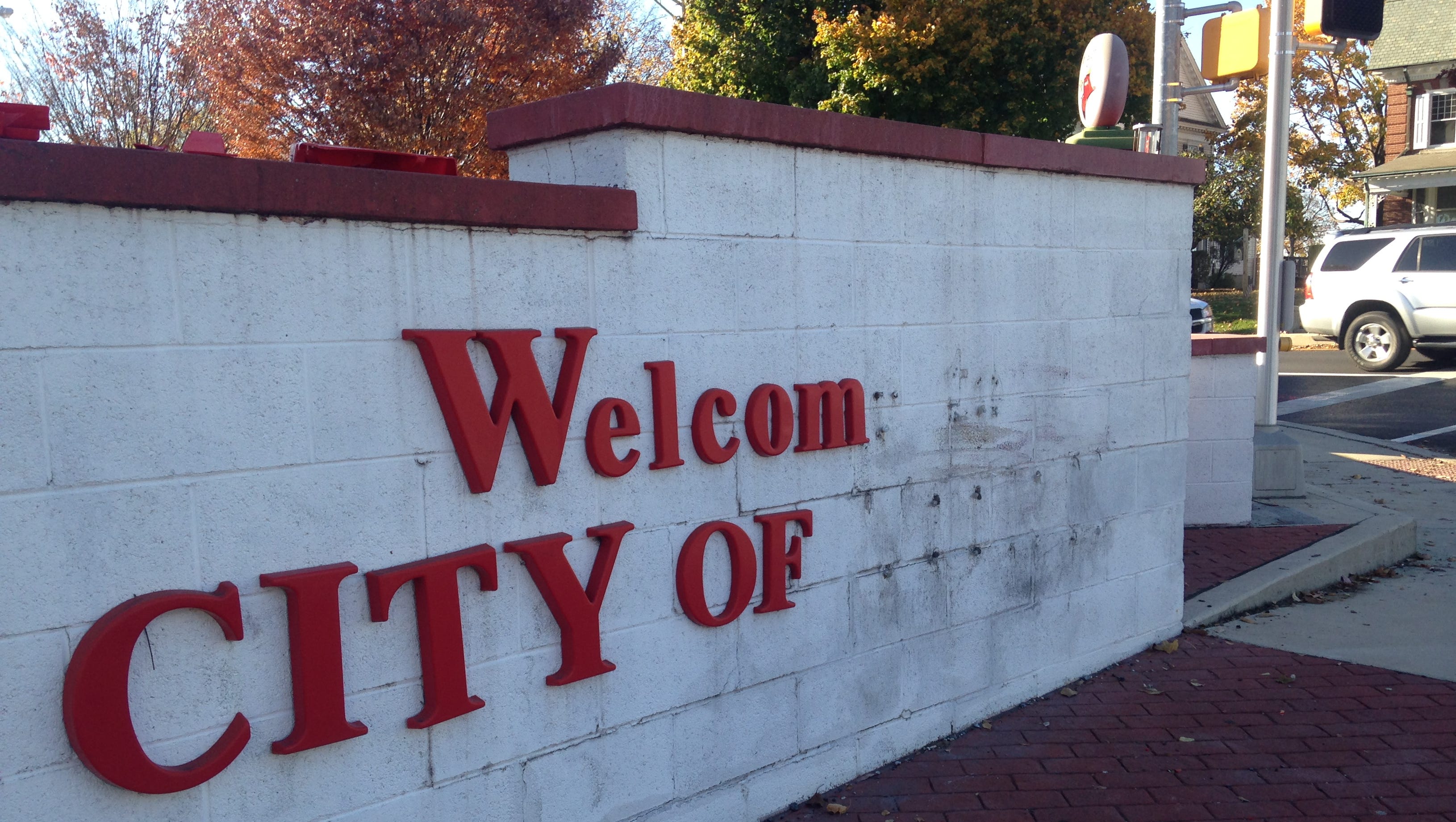 Turkey Hill to fix York sign