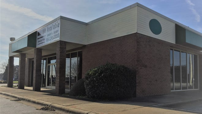 Developers are eyeing the former Lynn's Comfort Shoes on Main Street near Mauldin City Hall to be the new home of the city's first Starbucks coffee shop.