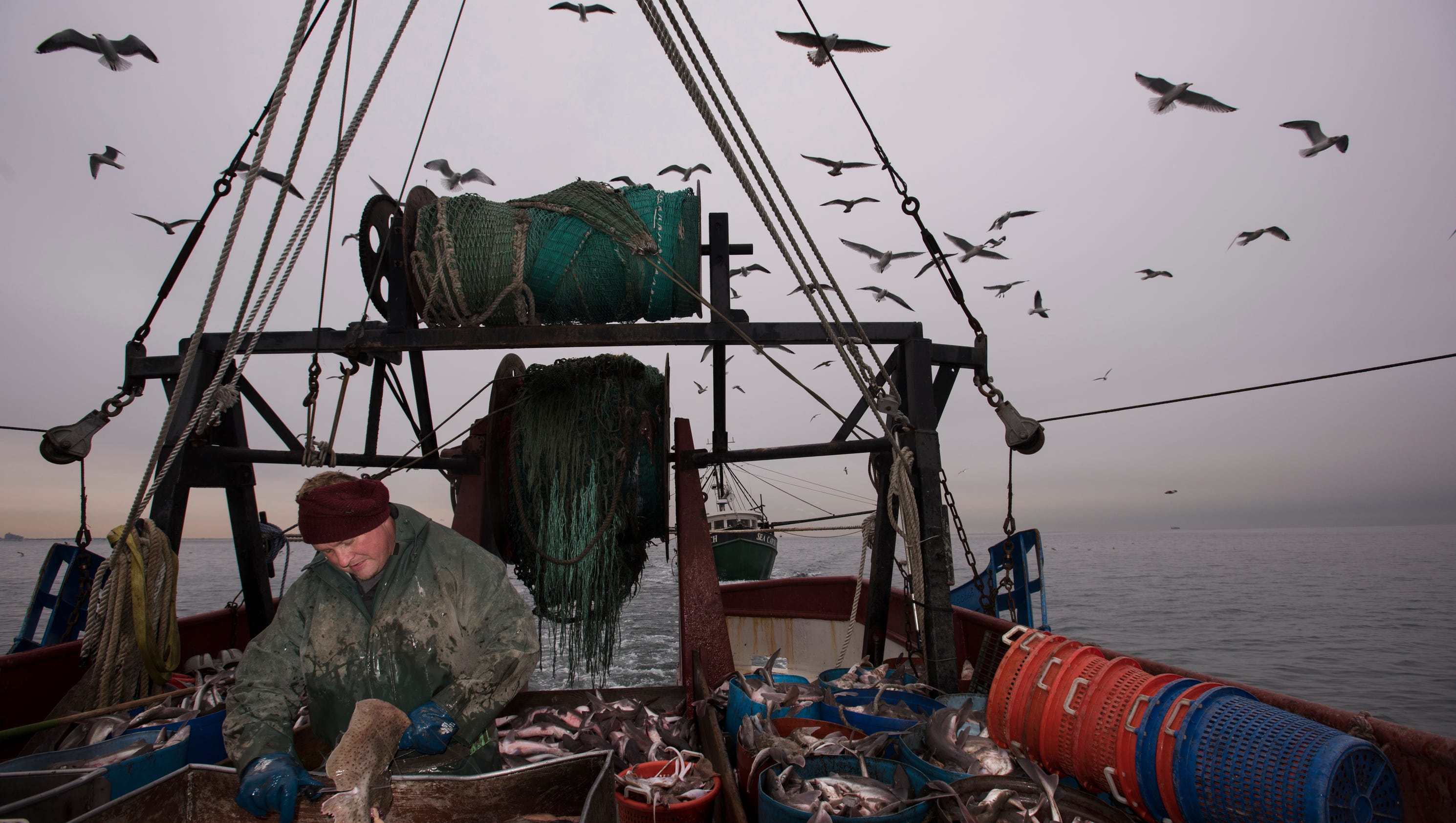 New Jersey fishermen try to hold on