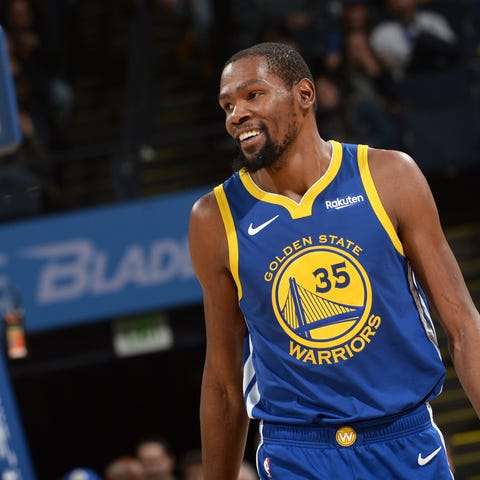 OAKLAND, CA - NOVEMBER 13:  Kevin Durant #35 of...