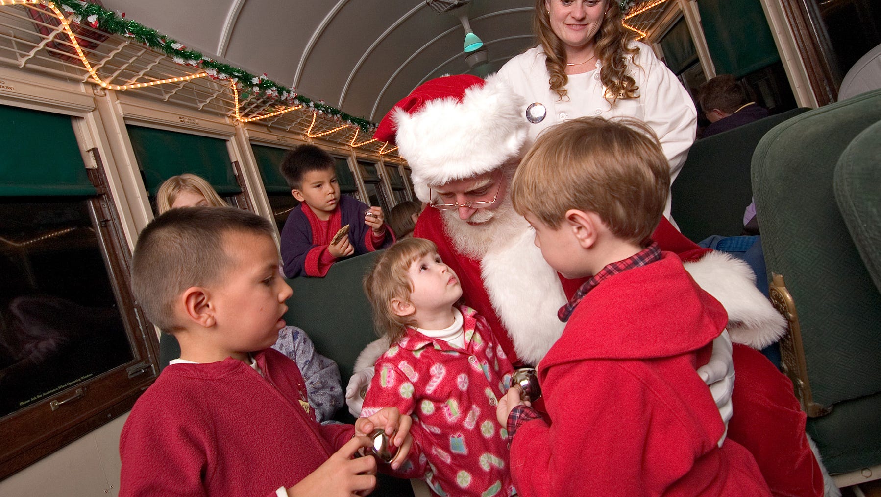 27 Holiday Events Around Arizona For Kids And Families Cave Creek Christmas Parade 2021