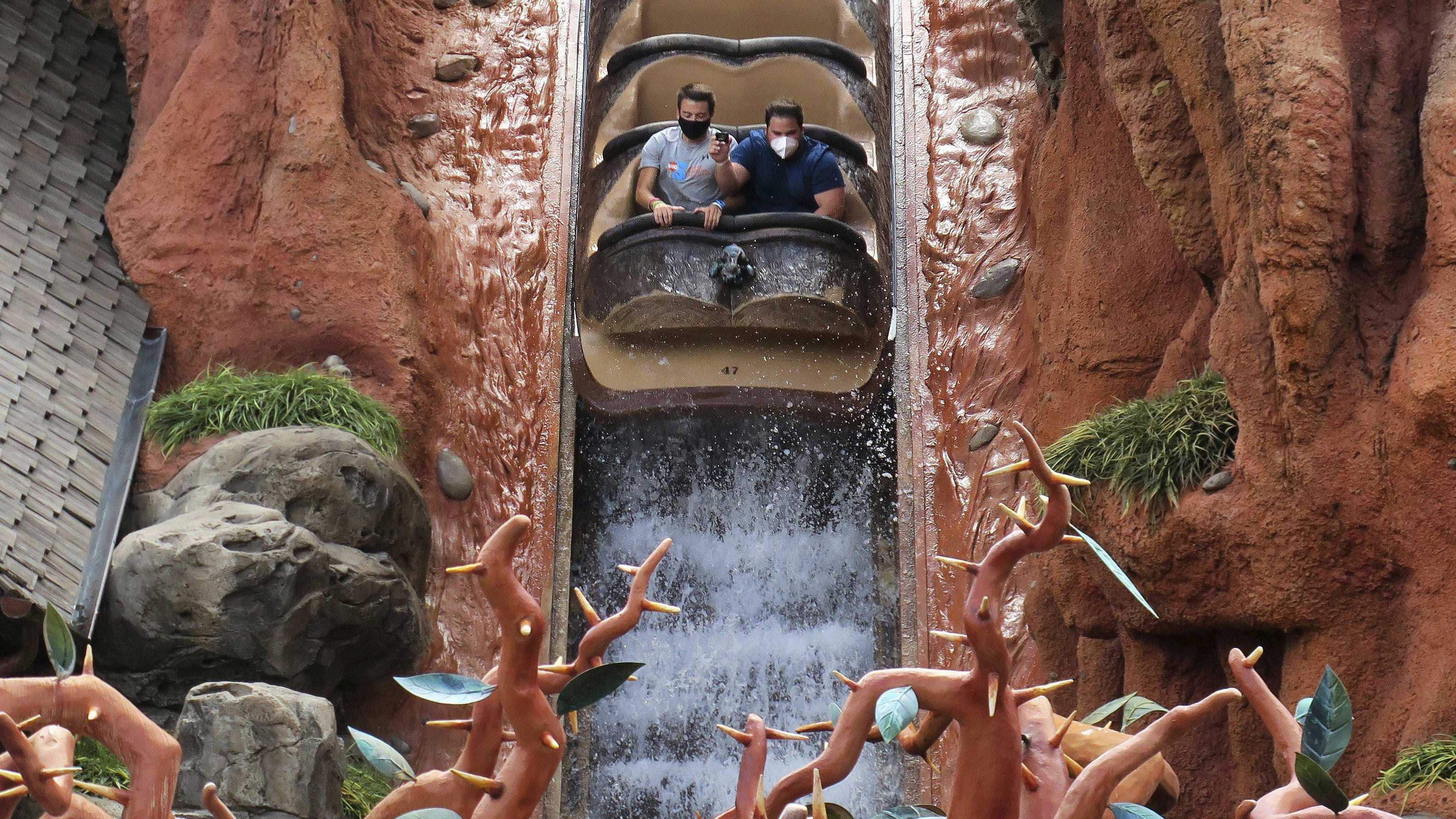 Splash Mountain log flume ride sinks at Disney World's Magic Kingdom - USA TODAY