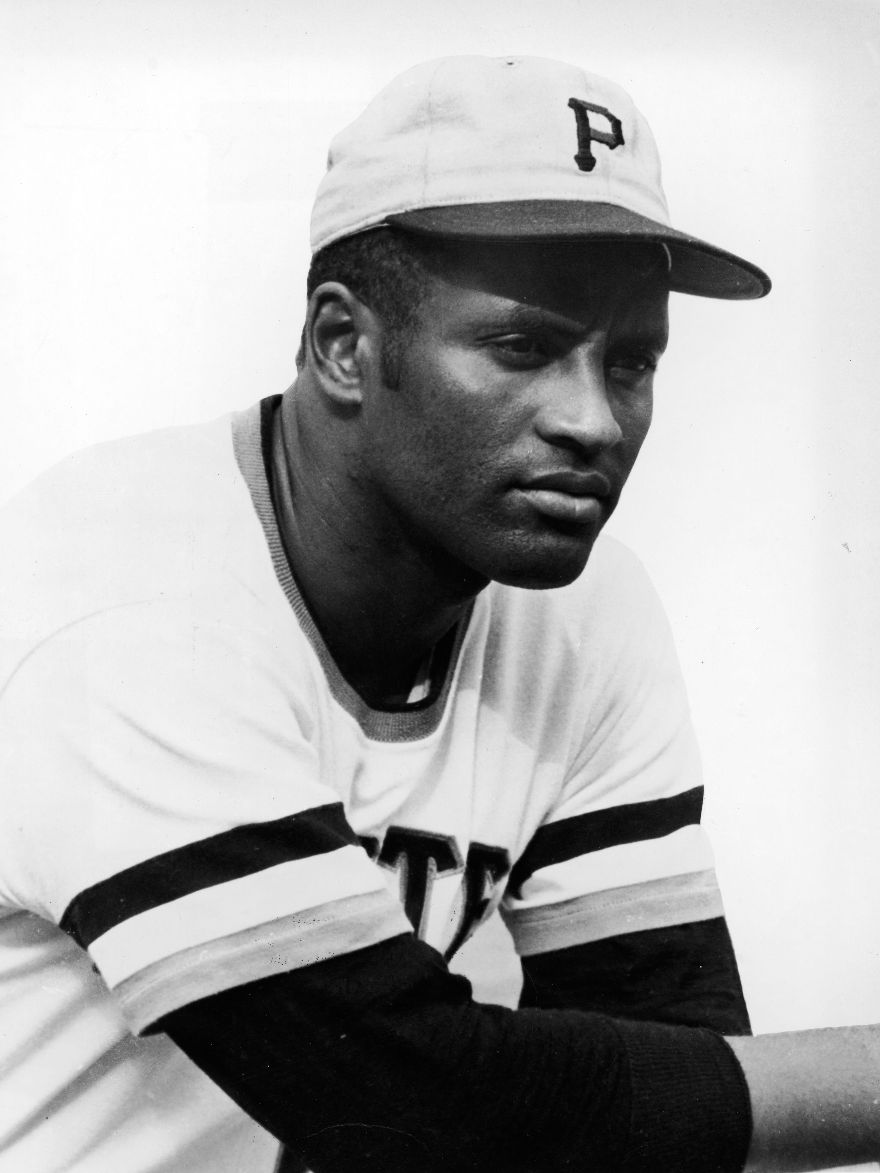 Green: Clemente, not Mays, deserves title of greatest
