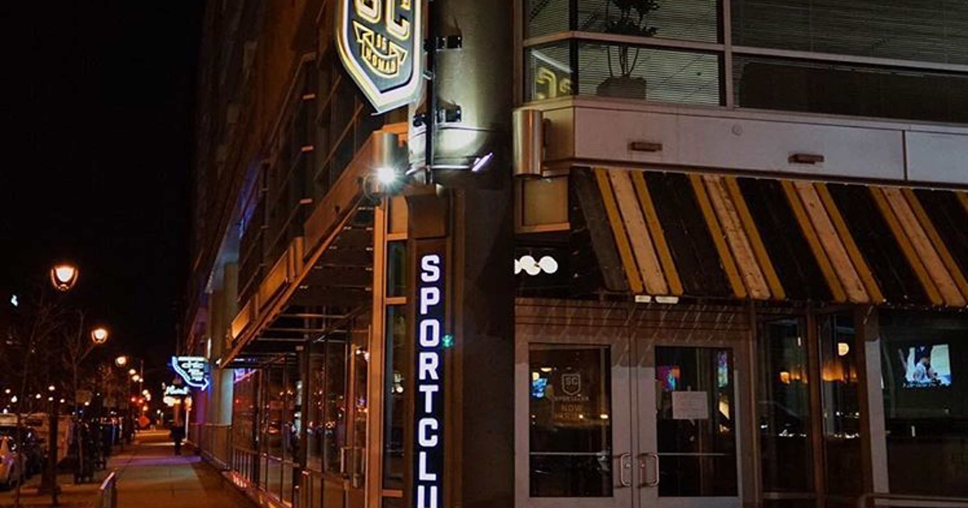 sports bar opens Wednesday in downtown Milwaukee