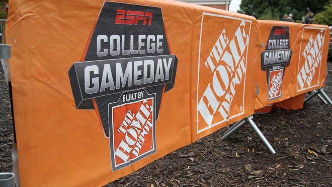 Clemson hosts ESPN College Gameday prior to its matchup with Louisville.