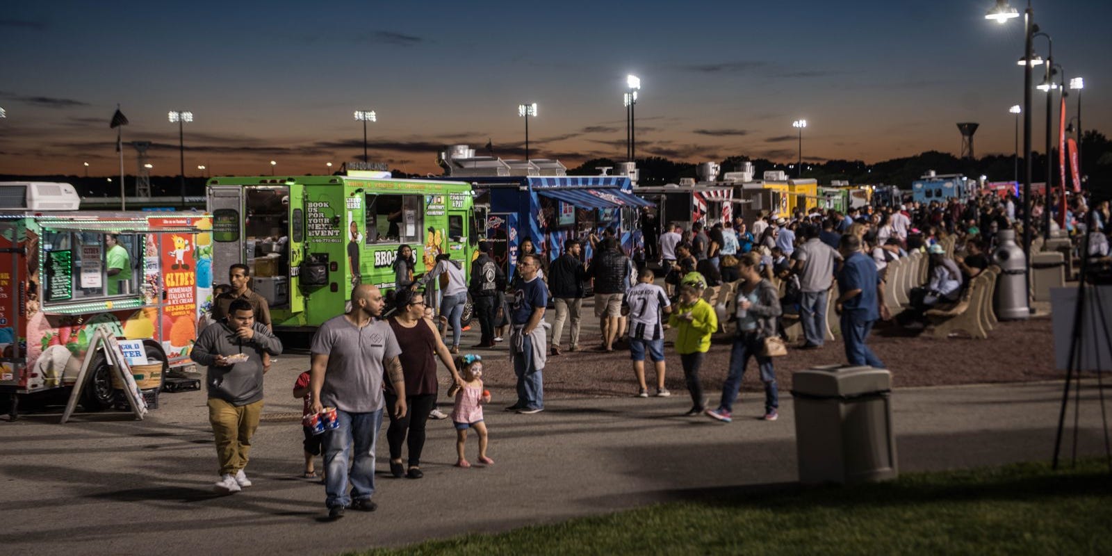 Nj Food Trucks Like Thai Elephant Oink Moo Bbq On Best