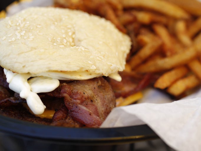 12 photos Ultimate Zombie Burger gallery