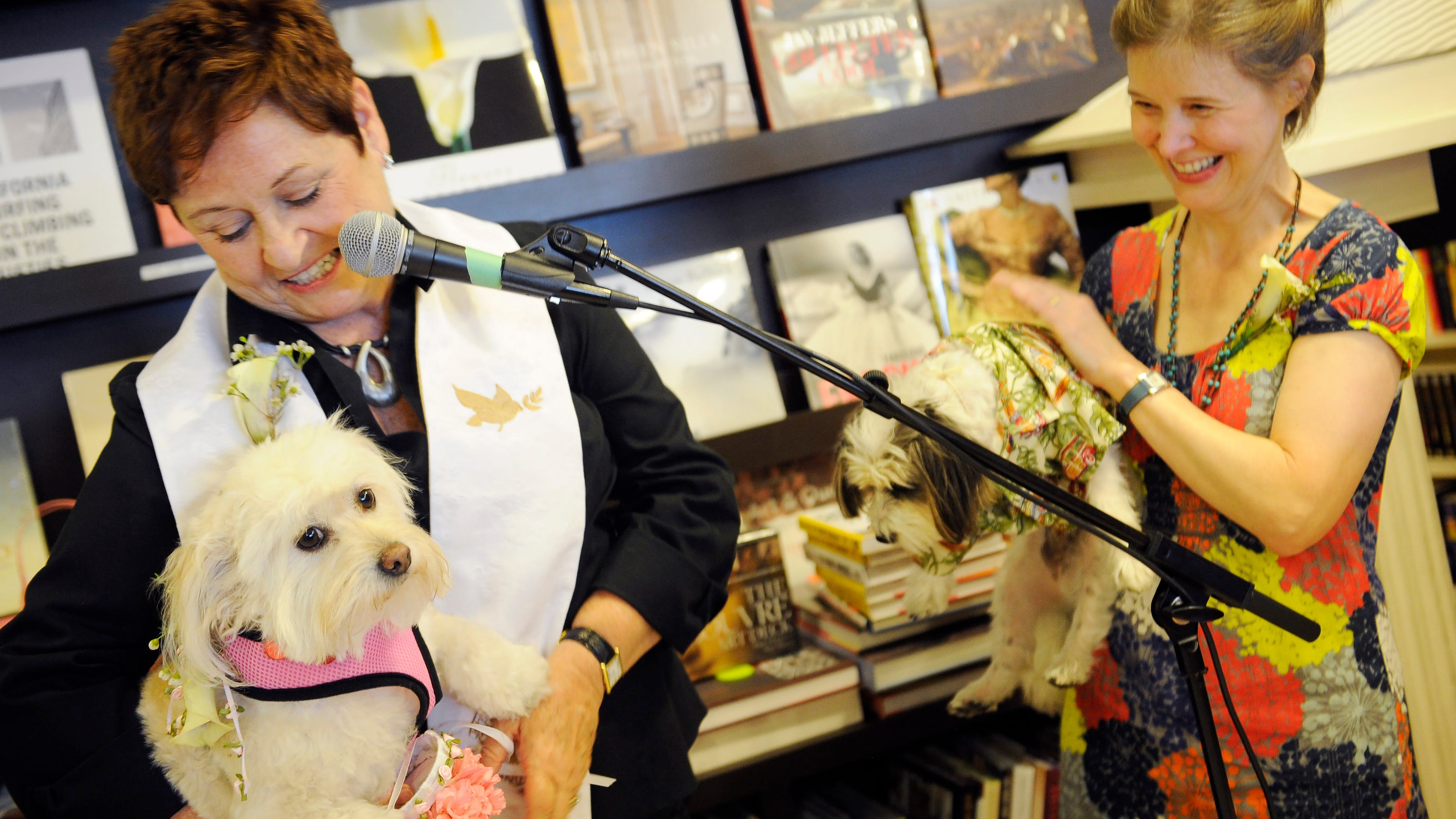 Author Ann Patchett's dog weds in Nashville bookstore