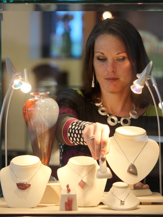 Josephs Jewelers to close Valley West Mall store