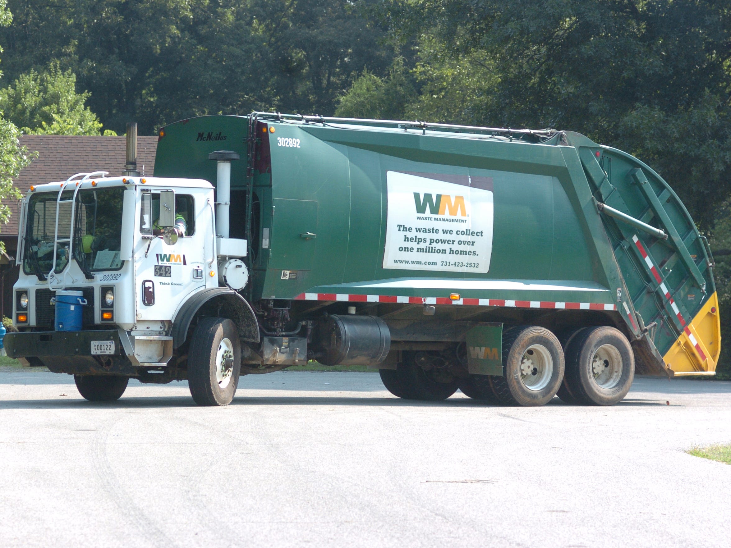 How Jackson's contract complications kept one trash provider in town