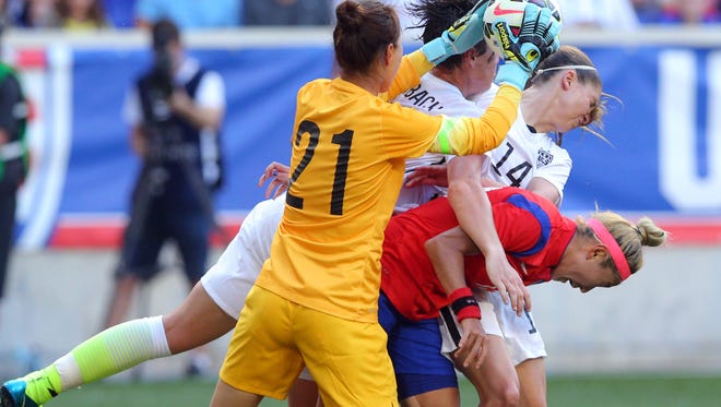 Korea goalkeeper Kim Jungmi (21) makes a save against the USA during a lackluster 0-0 draw on Saturday.