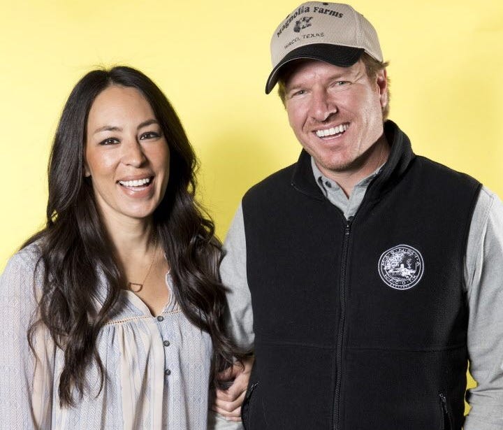 Joanna Gaines, left, and Chip Gaines.