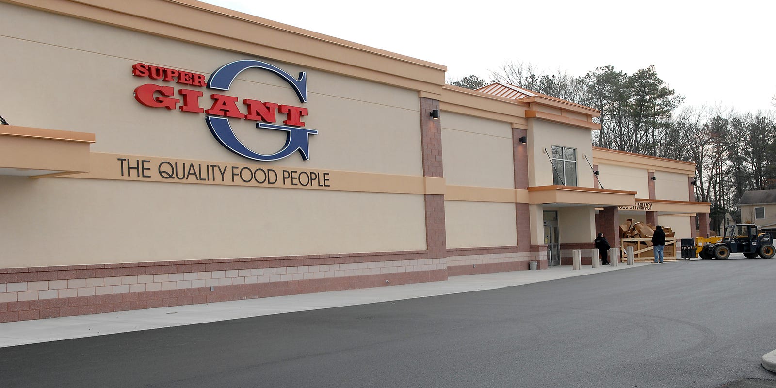 Future of Salisbury grocery store a Giant mystery
