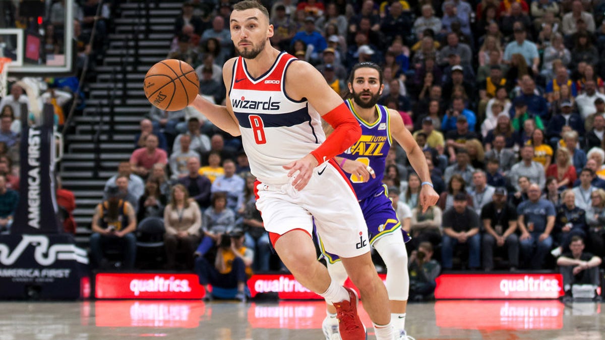 Wisconsin S Sam Dekker Will Continue Pro Basketball Career In Russia