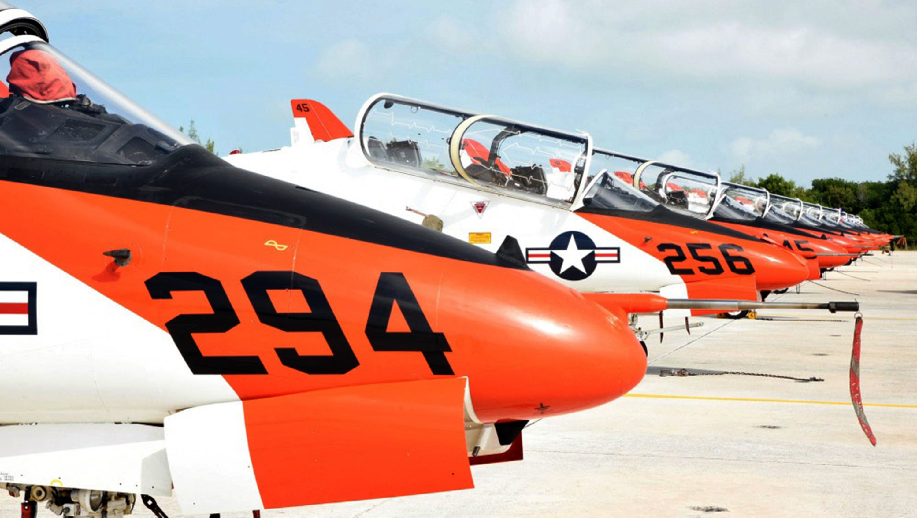 Navy grounds almost 200 T-45 training jets