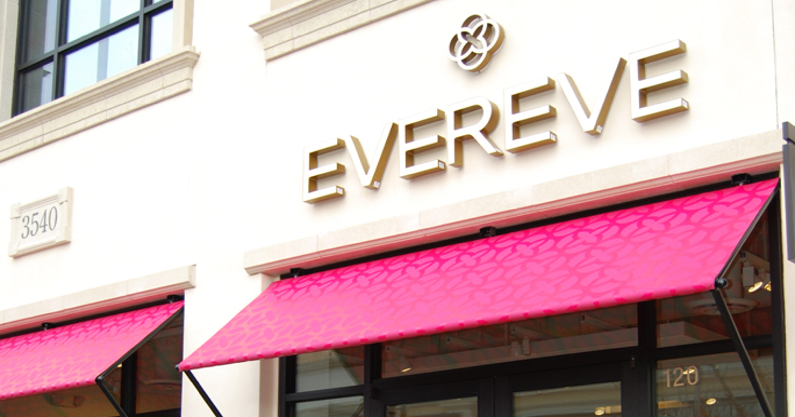 Evereve is bringing its women's fashion concept to Empire Mall in Sioux