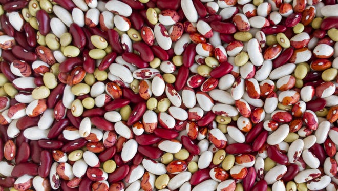 Legumes provide between 6 to 8 grams of fiber per serving, more than any other natural food.