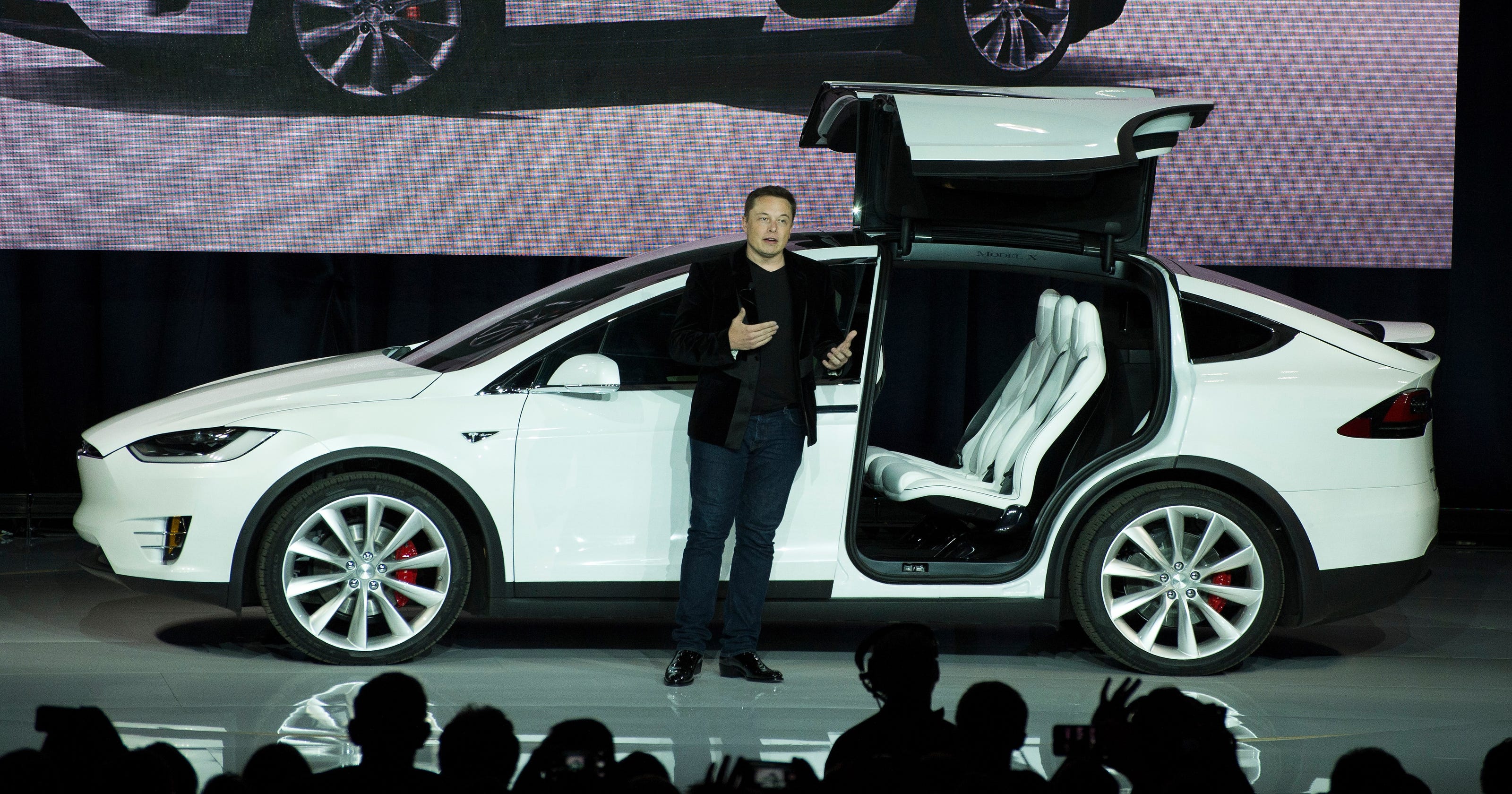 Tesla prices novel Model X SUV at $80,000