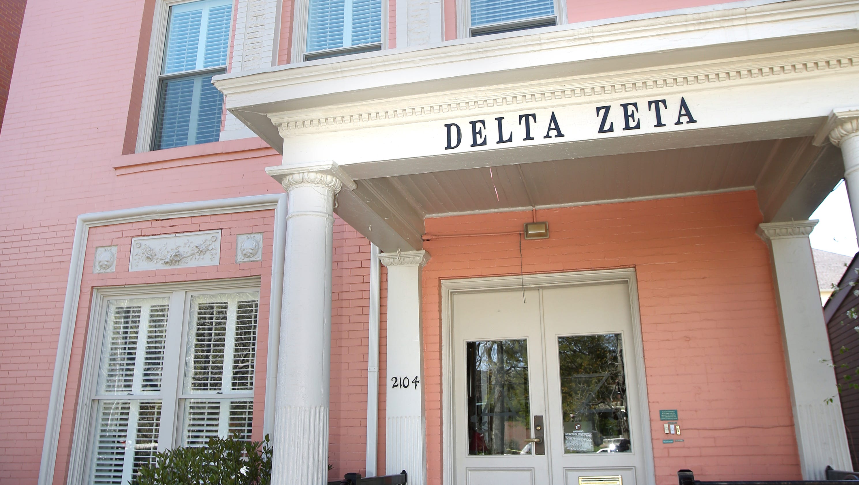 Delta Zeta house shines with pops of green, pink Home of the Week