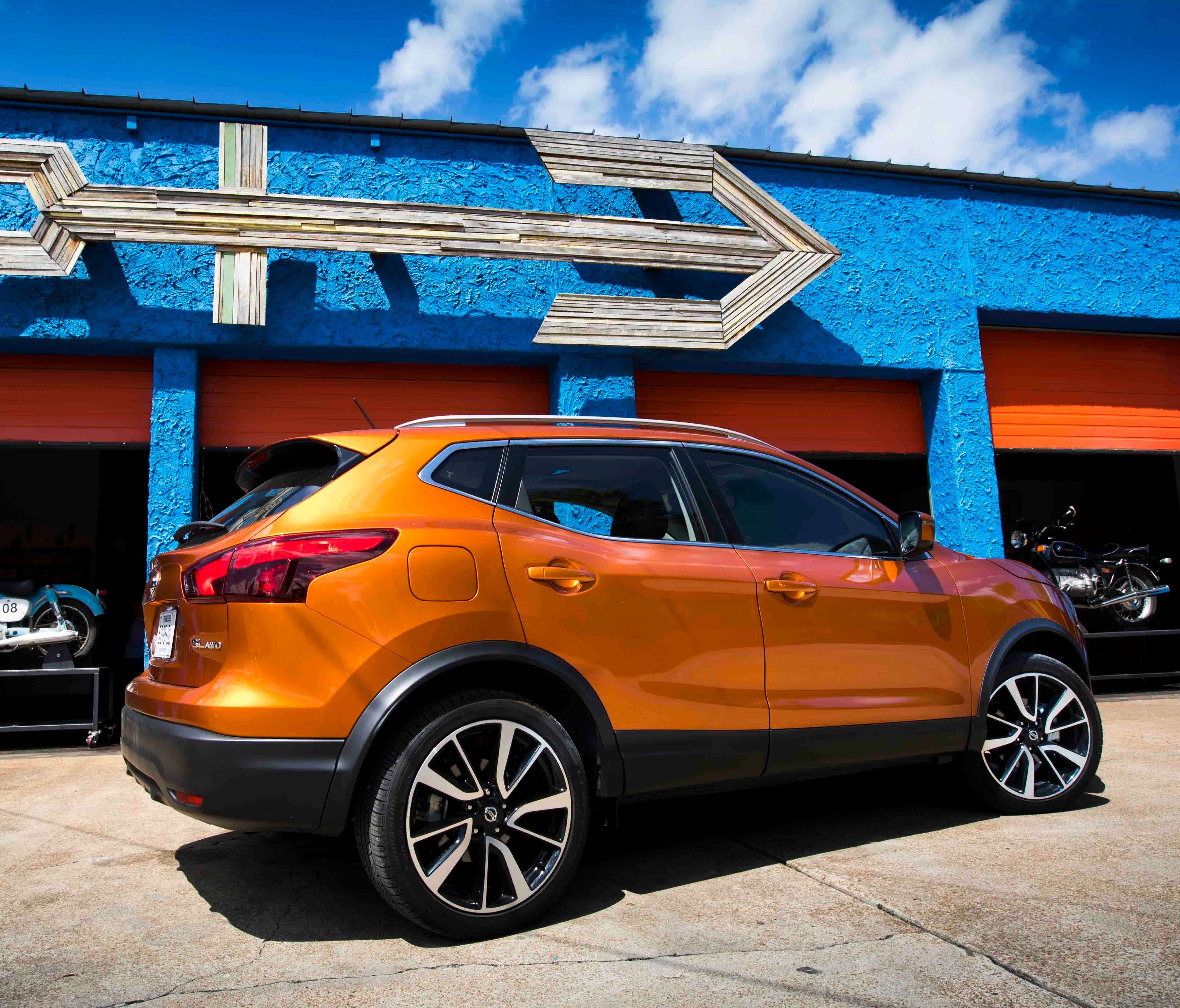 Slightly smaller than the Rogue, the new 2017 Nissan Rogue Sport is coming to dealers
