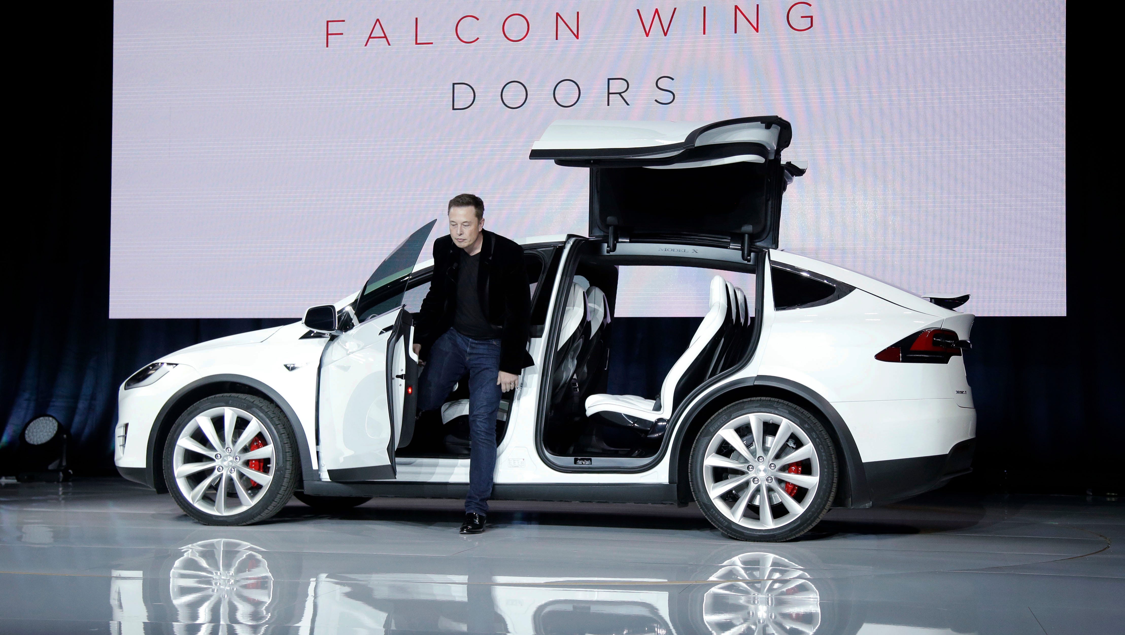 First drive: Tesla Model X is an awesome way to spend $132000