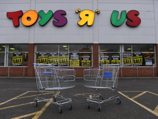 EPA (FILE) BRITAIN TOYS R US EBF COMPANY INFORMATION GBR