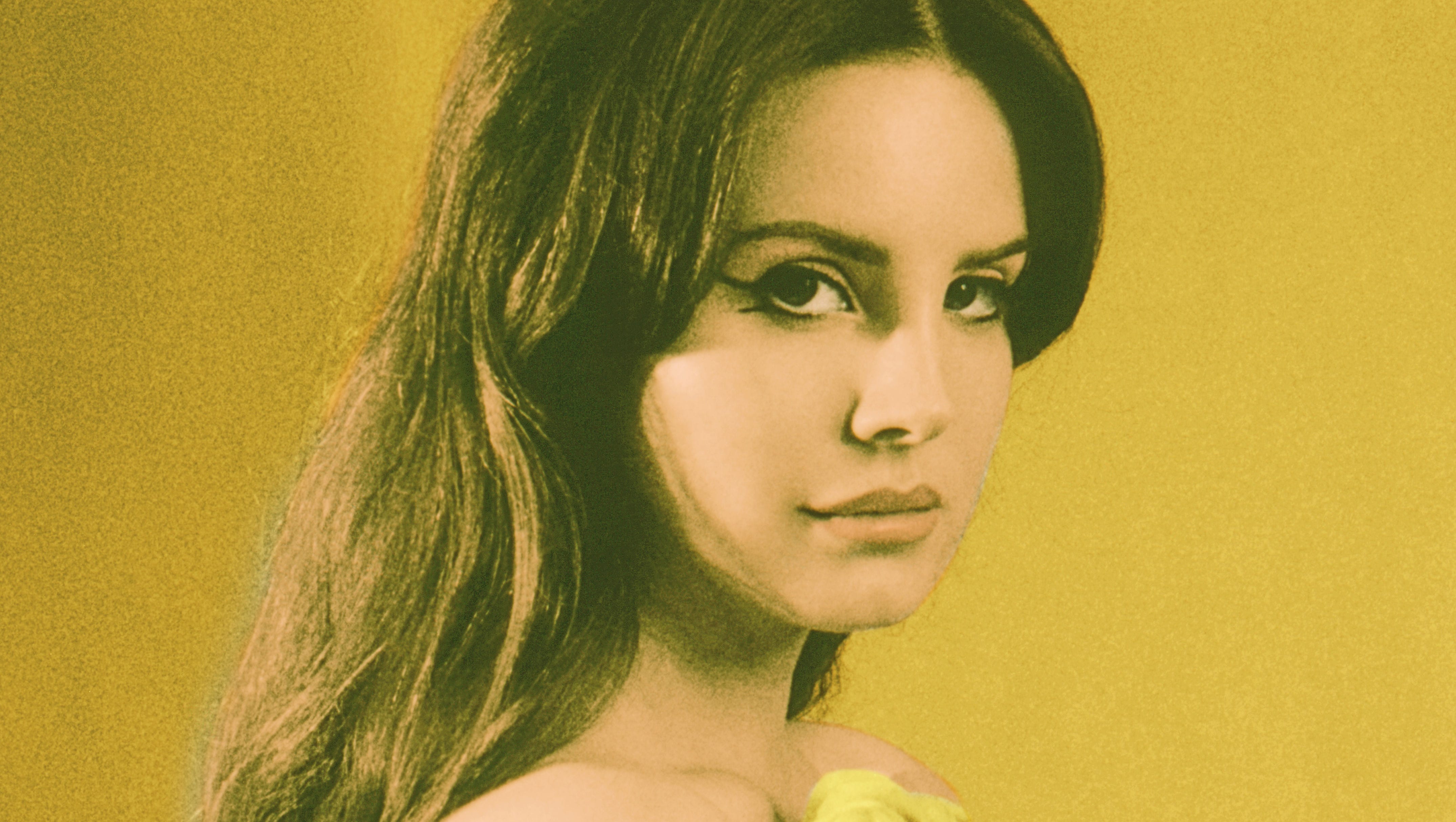 Lana Del Rey Beguiles In Honeymoon Phase