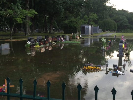 636030070710839841 FloodingCemetery