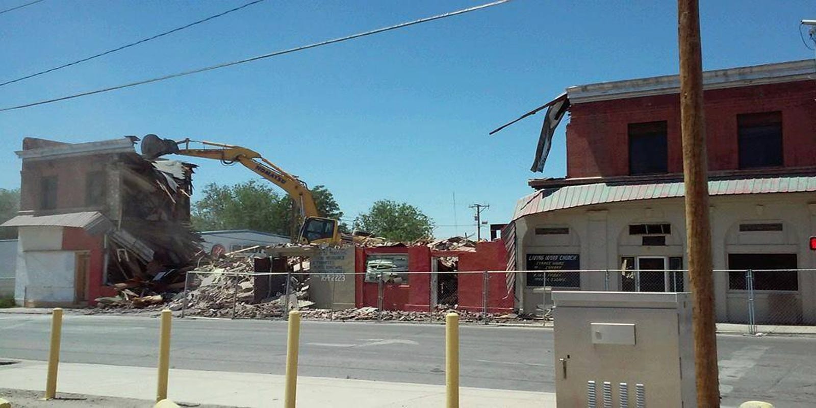 Trostdesigned building in Fabens is demolished