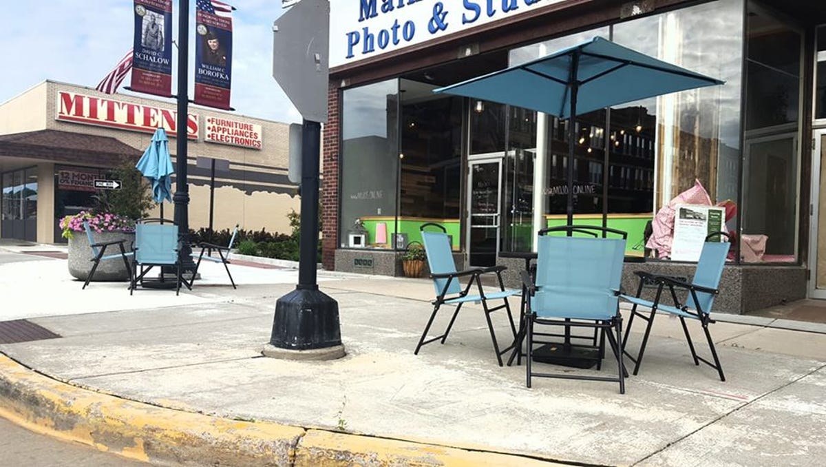 Mojo S Restaurant In Marshfield Looks To Add Outdoor Seating