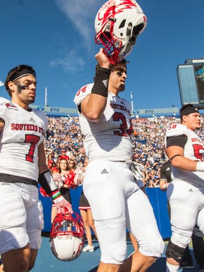 Byu Football Tanner Mangum Impresses In 37 7 Win Over Southern Utah