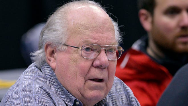 CBS announcer Verne Lundquist looks on during practice in Syracuse, N.Y.