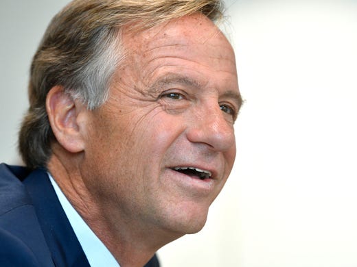 Gov. Bill Haslam listens to comments as he meets with